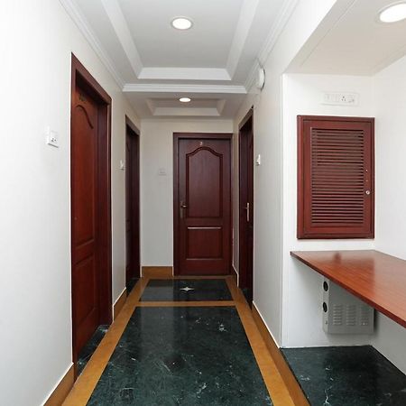 Hotel Lotus Пюн Екстериор снимка